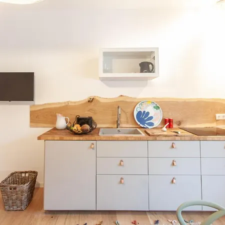 Juliusliving - Modernes Wohnen An Der Juliuspromenade Apartman