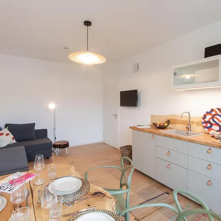 Apartman Juliusliving - Modernes Wohnen An Der Juliuspromenade *